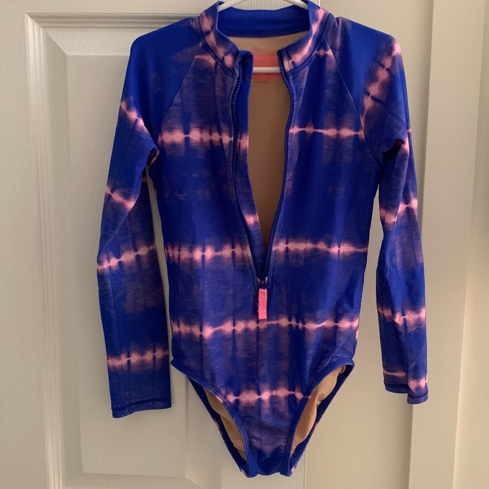 Crew cuts Girls' printed rash guard one-piece with UPF 50+ great condition